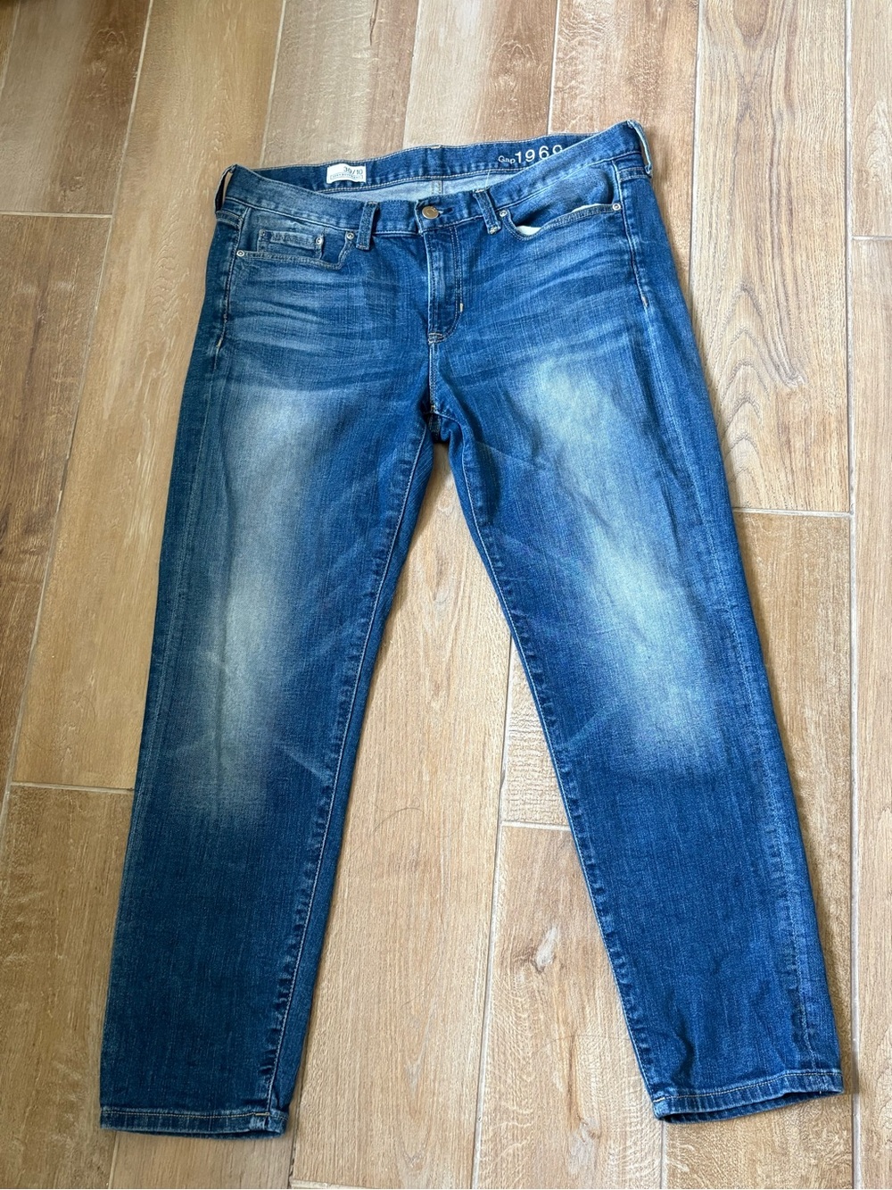 GAP Women's Boyfriend Jeans in Medium Blue Wash
